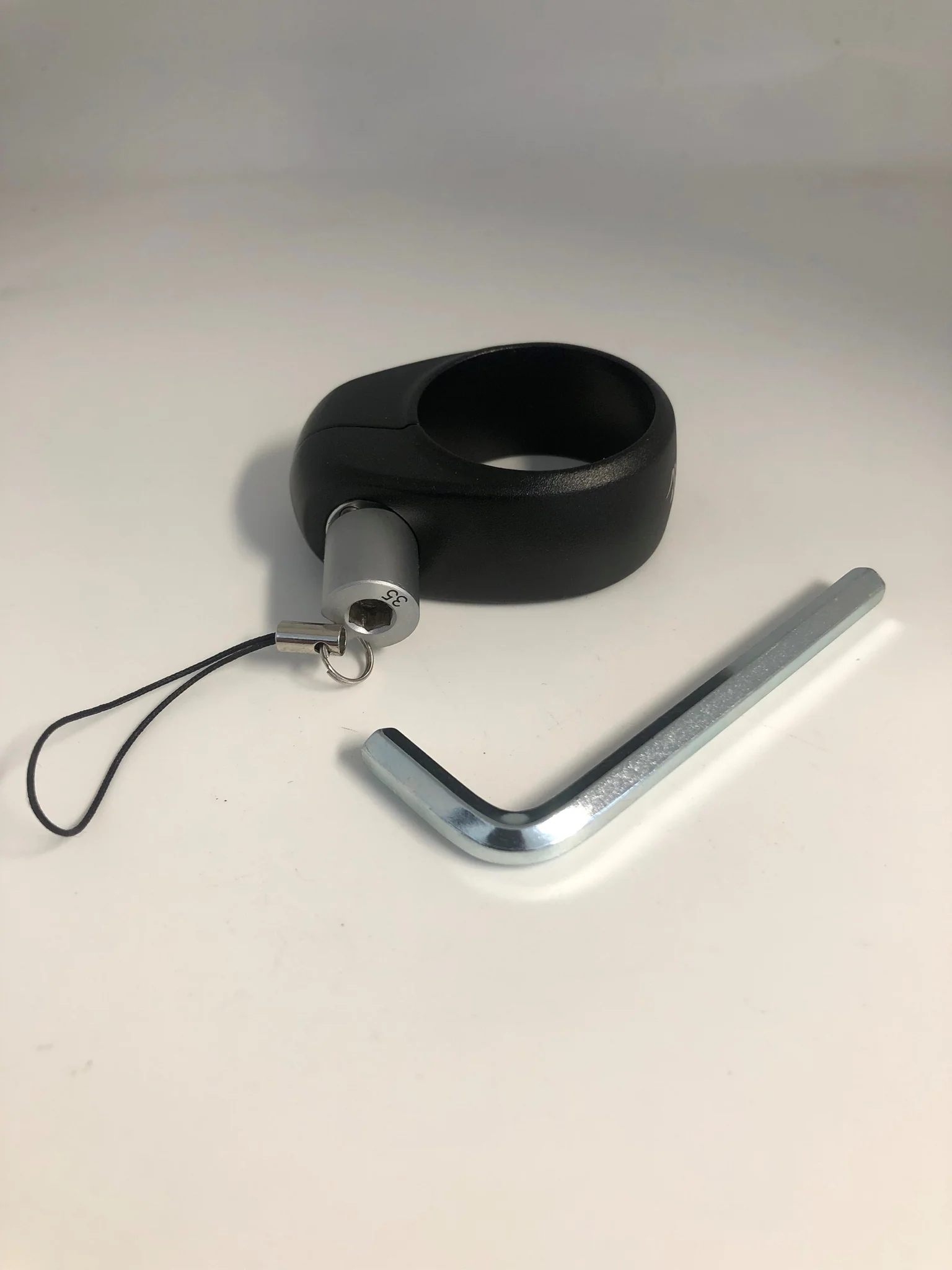 Seatpost Security Clamp the Kinekt Anti-Theft Locking Collar